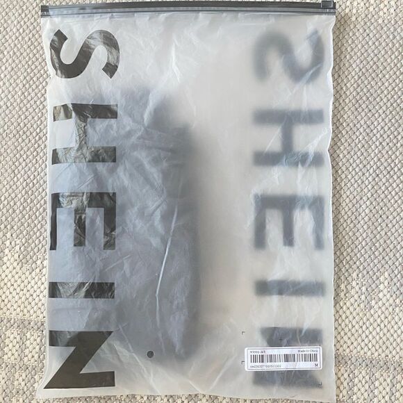 Sea Salt Sand  Tropical & Letter Graphic Tank Top Medium - Picture 6 of 6